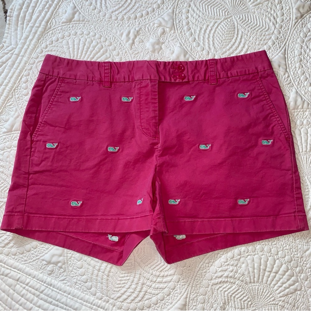 Vineyard Vines women’s pink cargo shorts with whale logo